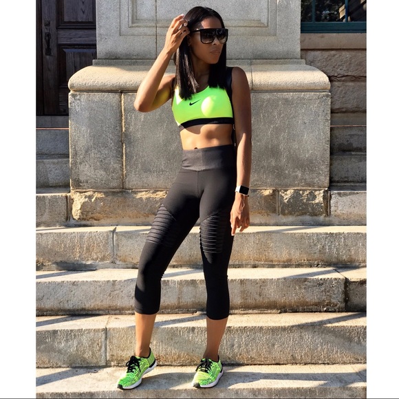 Meet your Posher, Dominique - Picture 2 of 4